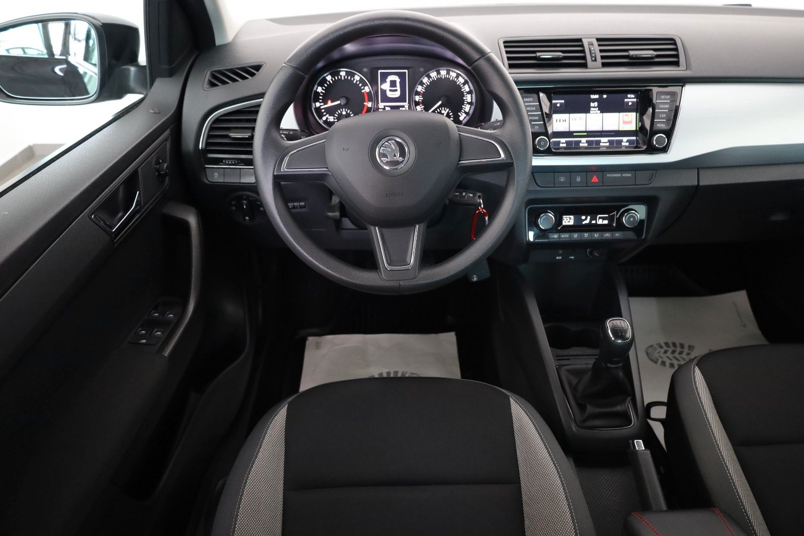 Fahrzeugabbildung SKODA Fabia Ambition PDC,Apple CarPlay,SR+WR