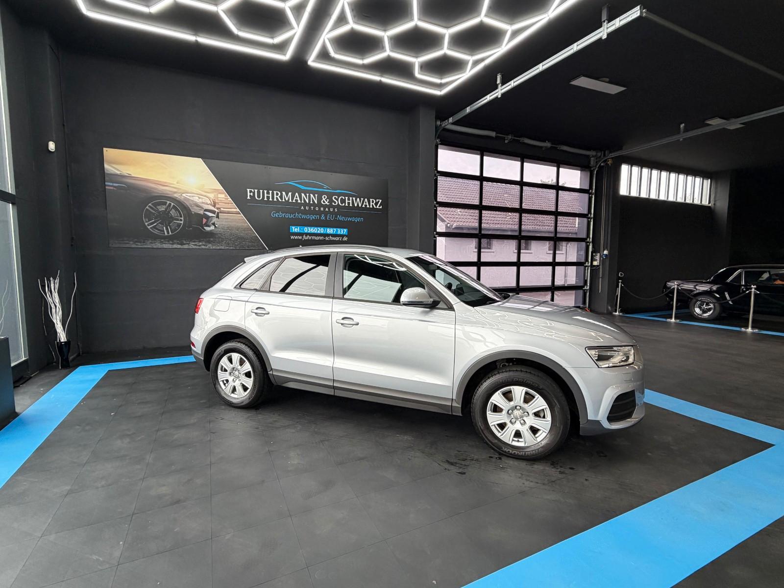 Audi Q3 2.0TDI XenonPlus + Navi + schw.AHK + 1-Hand