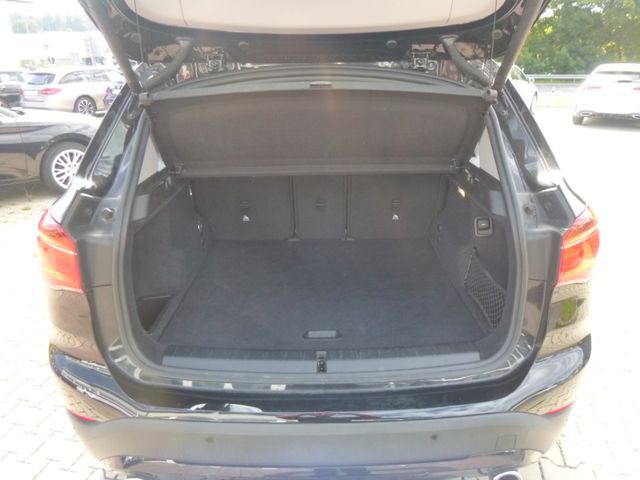 Fahrzeugabbildung BMW X1 xDrive 20 i >AUT/Allrad/NAV/SHZ/PDC<