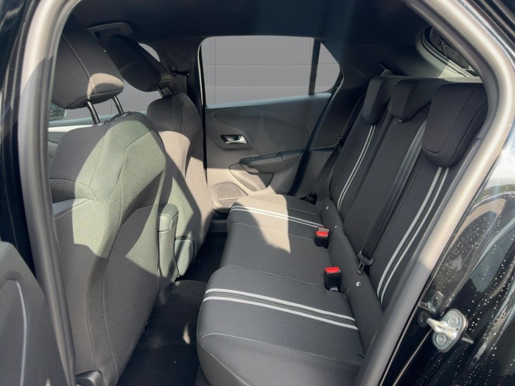 Fahrzeugabbildung Opel Corsa GS ALLWETTER  WINTERPAKET