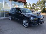 Volkswagen Tiguan Allspace 2.0 TDI DSG 4MOTION HIGHLINE - mit Diesel-Antrieb: Schwarz, Alcantara
