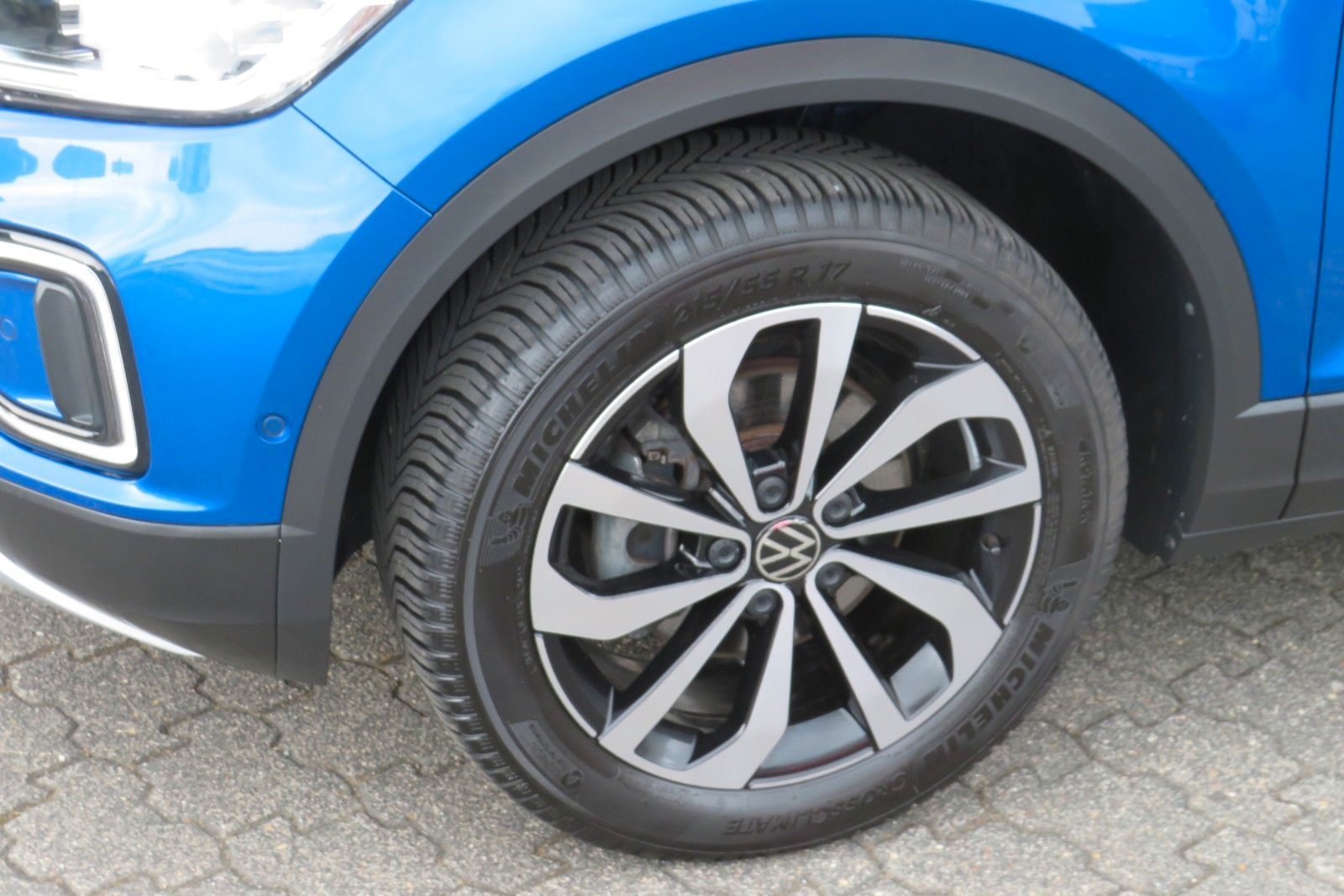 Fahrzeugabbildung Volkswagen T-Roc Style ACC APP MASSAGE SITZH. 17`KAMERA 1.H