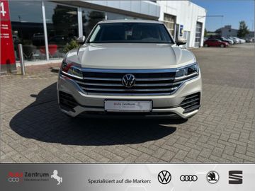 Volkswagen Touareg - 2