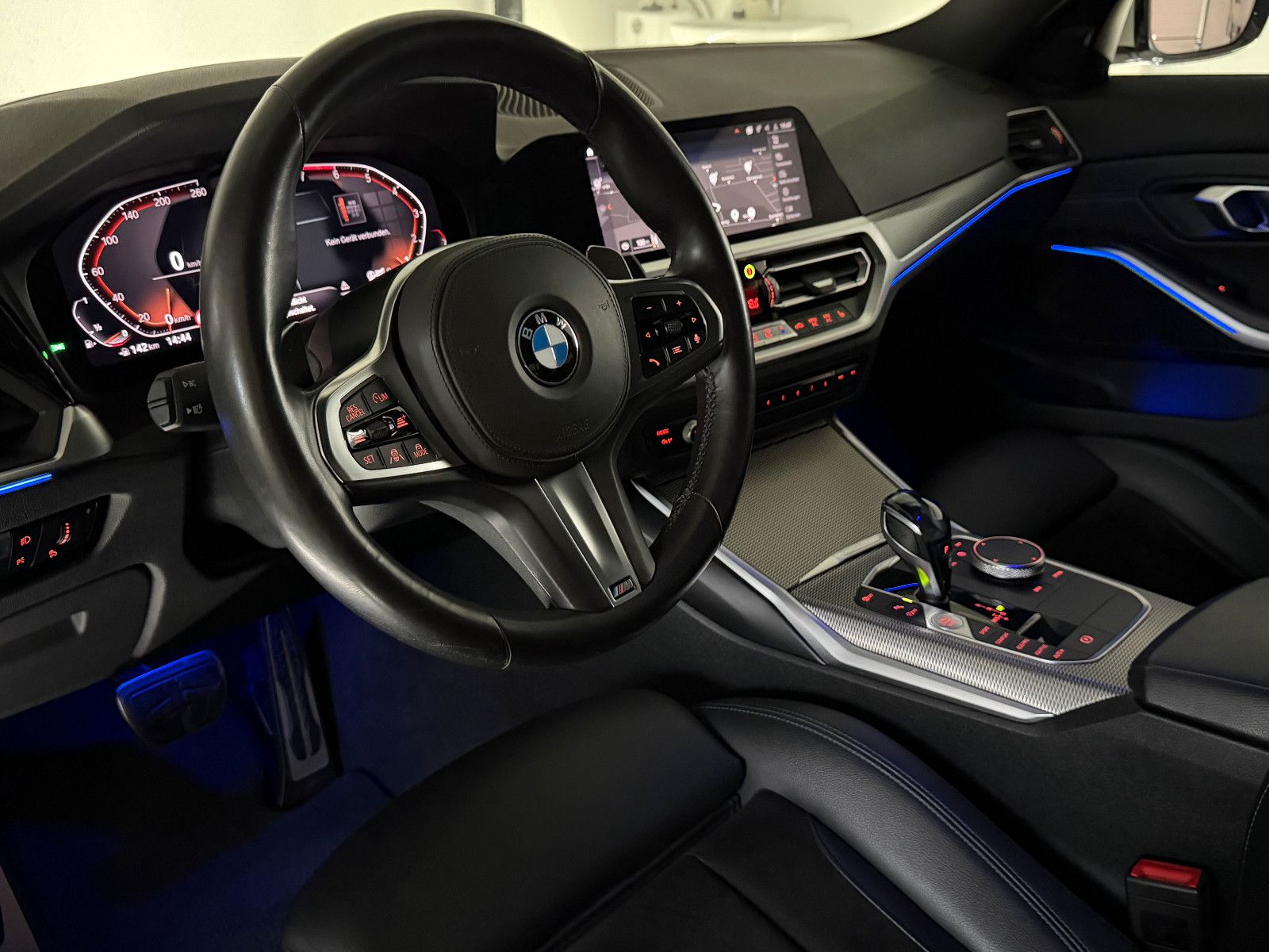Fahrzeugabbildung BMW 330 i Lim. M SPORT/AHK/HuD/ACC/LASER/DE FZG