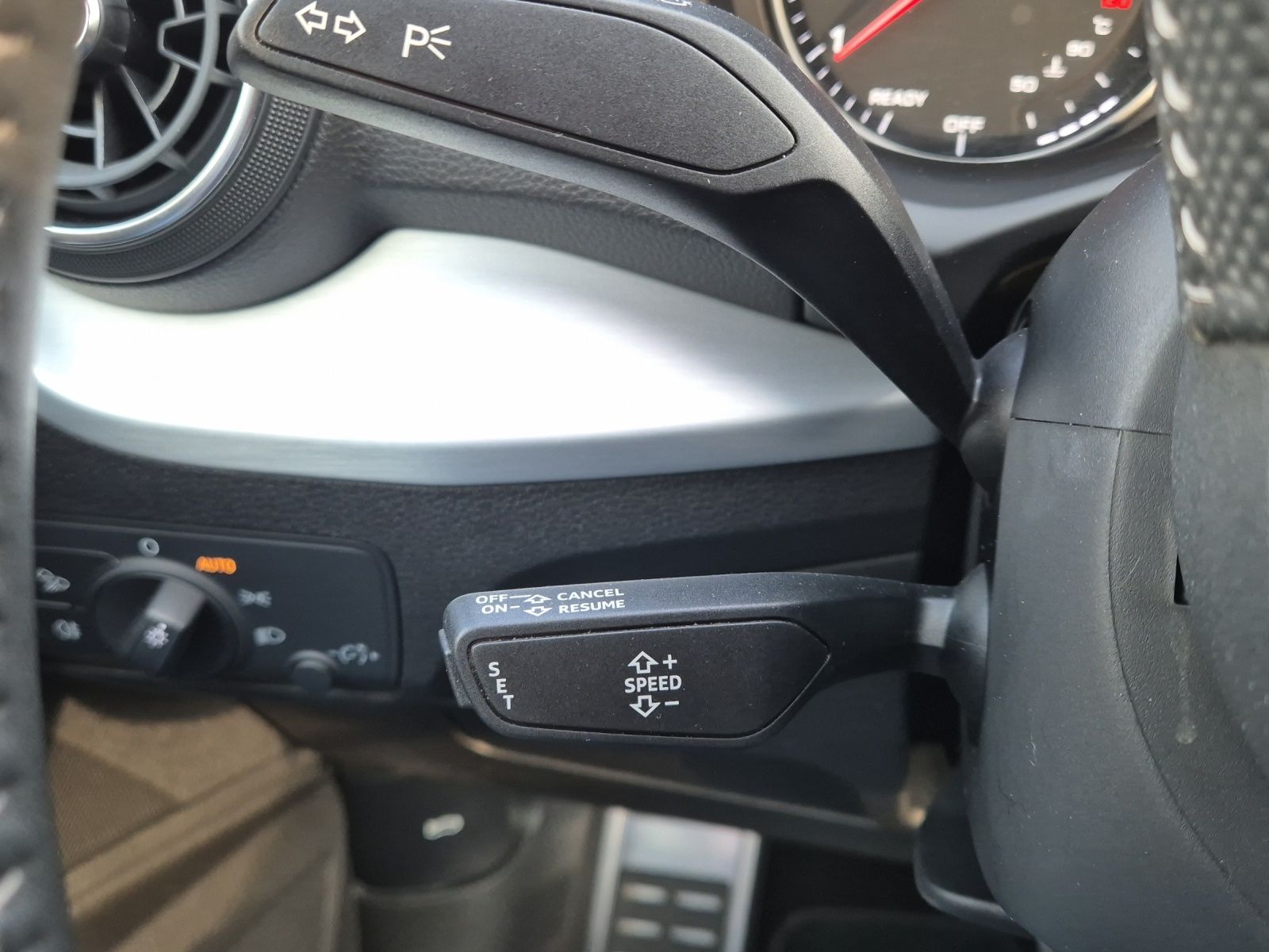 Fahrzeugabbildung Audi Q2 40 TFSI quattro sport S-line LED Navi GRA RFK