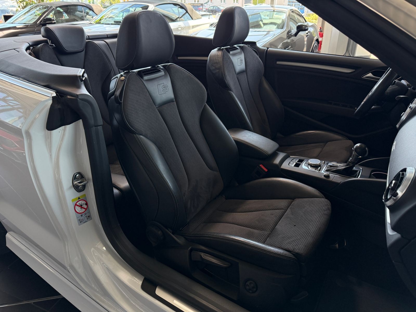 Fahrzeugabbildung Audi A3 Cabriolet S line 35 TFSI KAM LED NAVI