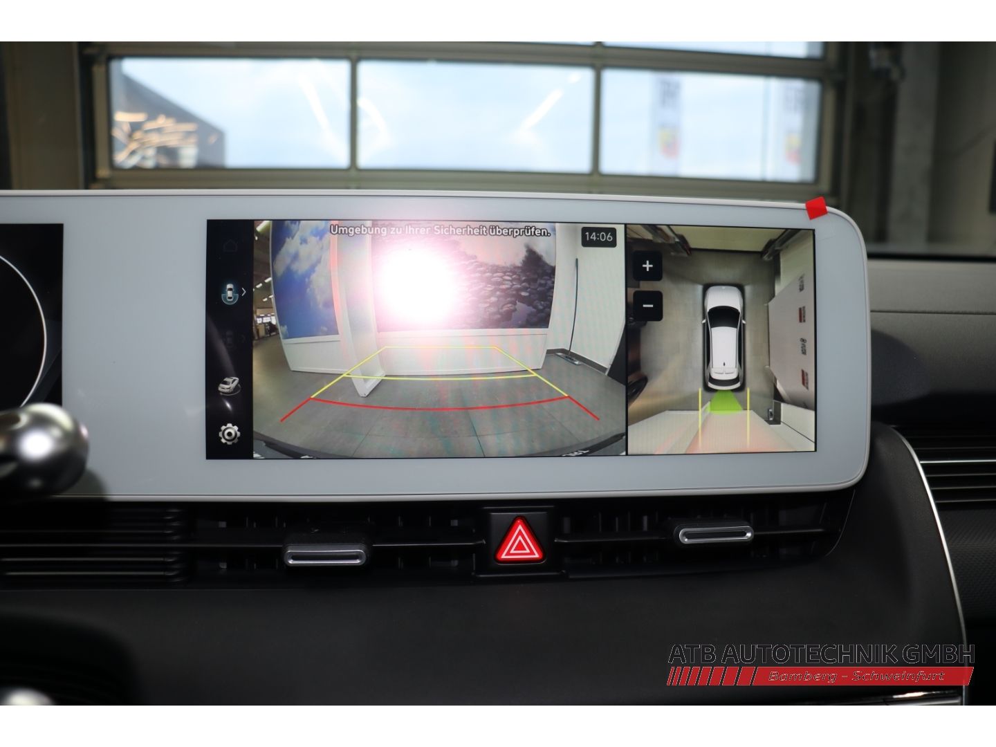 Fahrzeugabbildung Hyundai IONIQ 5 Uniq SOH 100% 4WD 77,4 kWh Relax-Paket 2