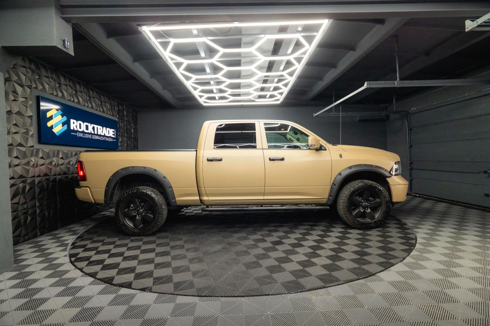 Fahrzeugabbildung Dodge RAM 5.7 V8 HEMI 4x4 OFFROAD RAPTOR LONGBED 19%