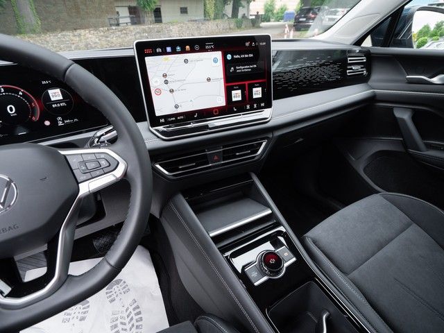 Tiguan Elegance TDI DSG Navi AHK 8-fach