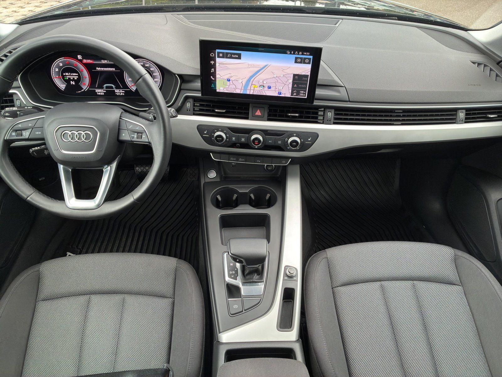 Fahrzeugabbildung Audi A4 Avant 35 2.0 TFSI advanced Kamera,Navi,SHZ,LM