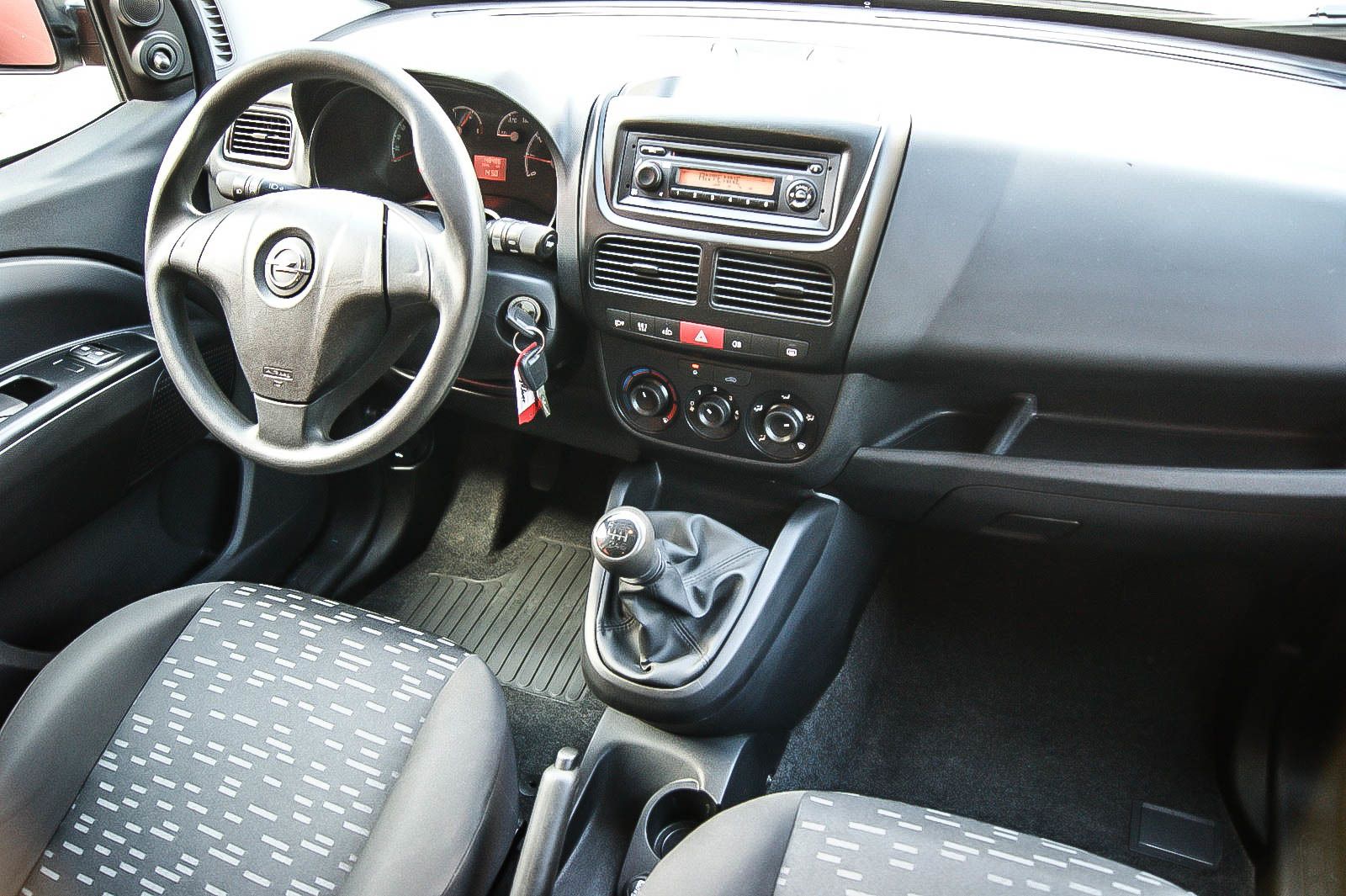 Fahrzeugabbildung Opel Combo D Selection L1H1 5-SITZE SCHIEBETÜREN 1.HD