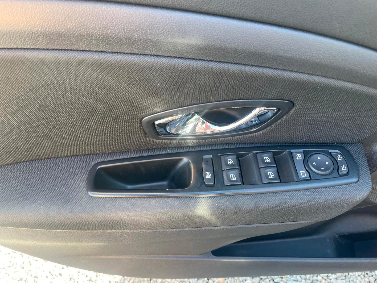 Renault Megane 2014 — photo 10