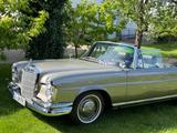 Mercedes-Benz 220 SE b W111