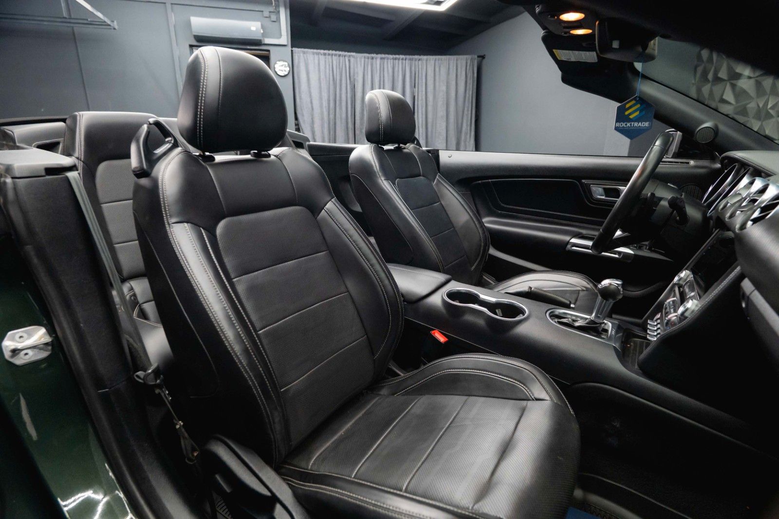 Fahrzeugabbildung Ford Mustang Cabrio DARK HORSE RockTrade Edition 19%