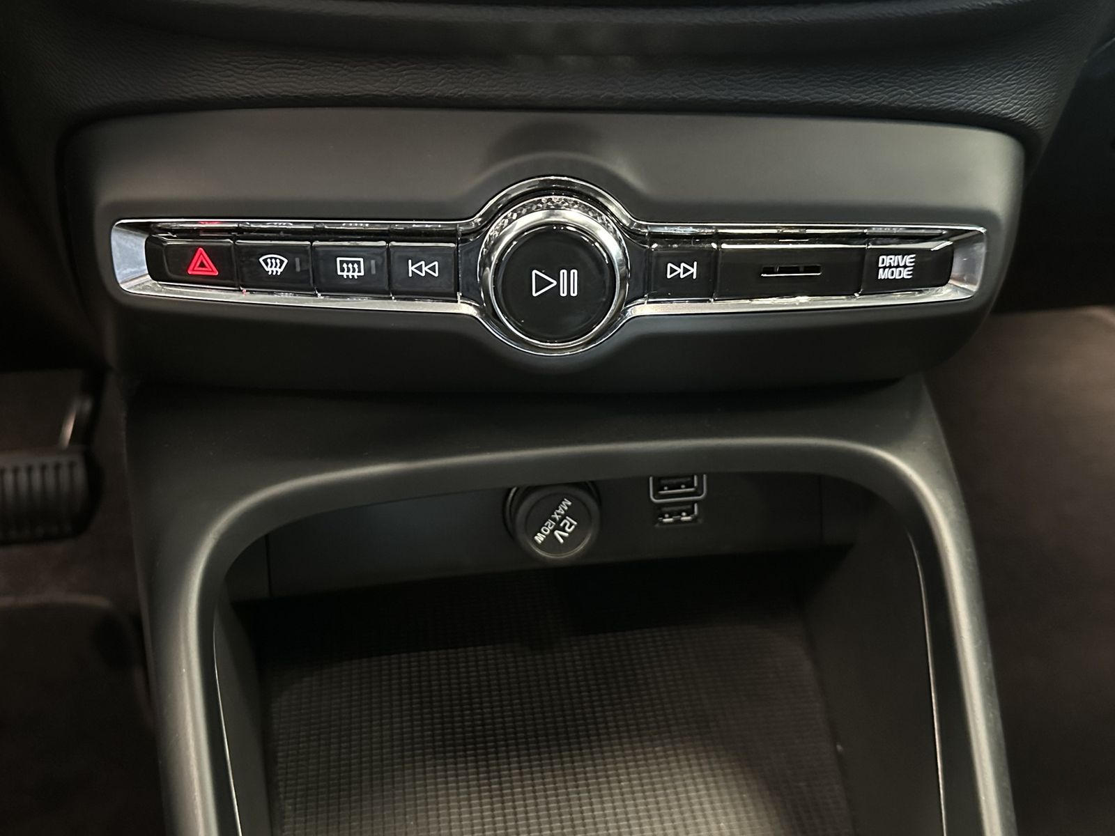 Volvo XC40 Inscription Plug-In ACC AHK Harman K CAM foto 22