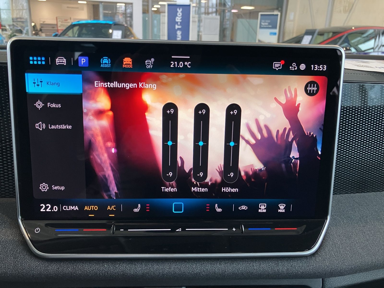 Fahrzeugabbildung Volkswagen Tiguan eTSI  DSG LED AHK RFK