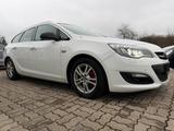 Opel Astra J Sports Tourer Innovation - Opel Astra: J Innovation
