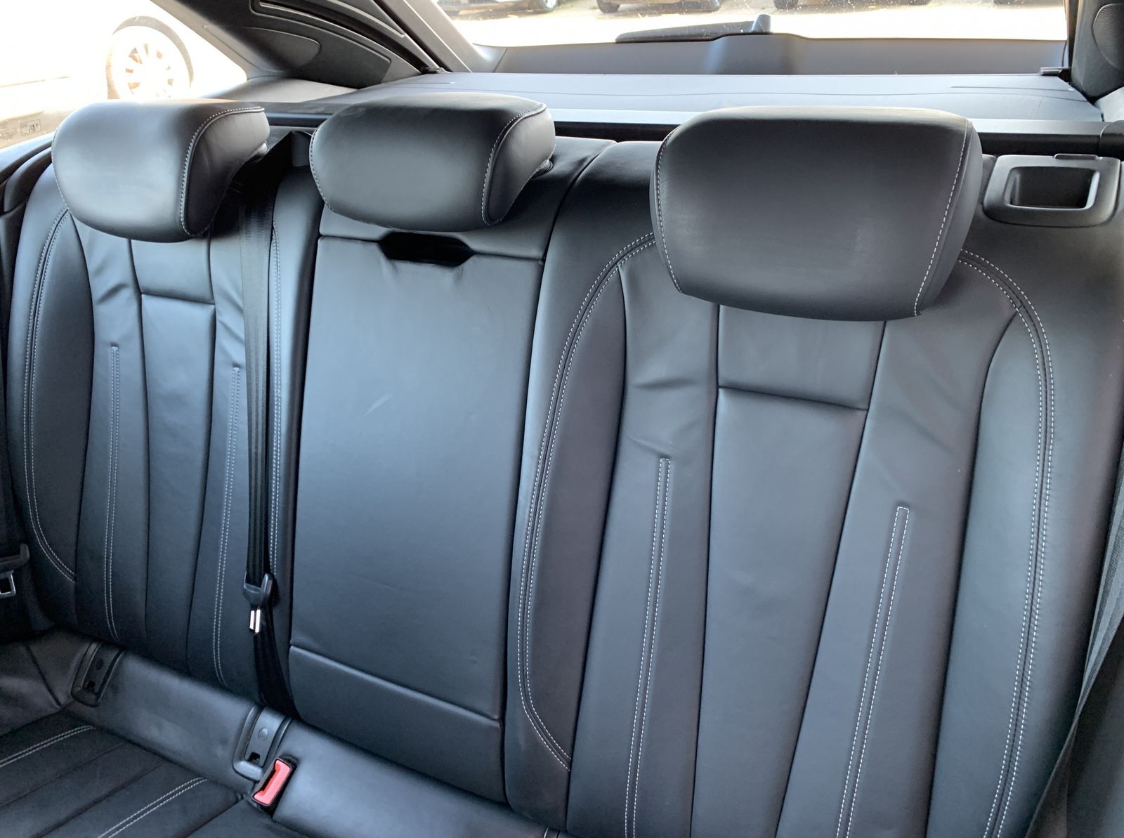 Fahrzeugabbildung Audi A4 2.0 TDI*S Line*Leder*Head-Up*VC*Cam*LED*AHK*
