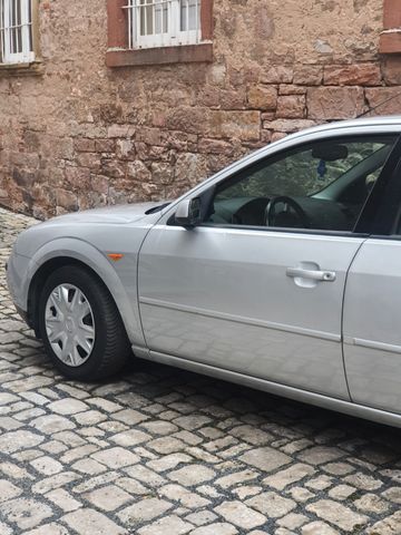 Ford Mondeo 1.8 92 kW Ghia Ghia