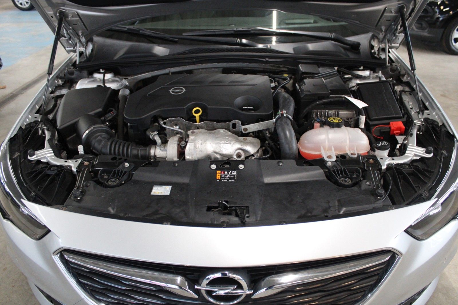 Fahrzeugabbildung Opel Insignia B ST Aut. Business Innov. Leder AHK uvm