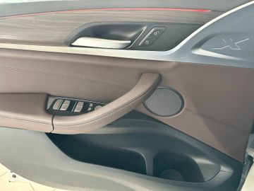 Fahrzeugabbildung BMW X3 xD30d xLine ACC 360° HUD H/K AHK Komfort DAB