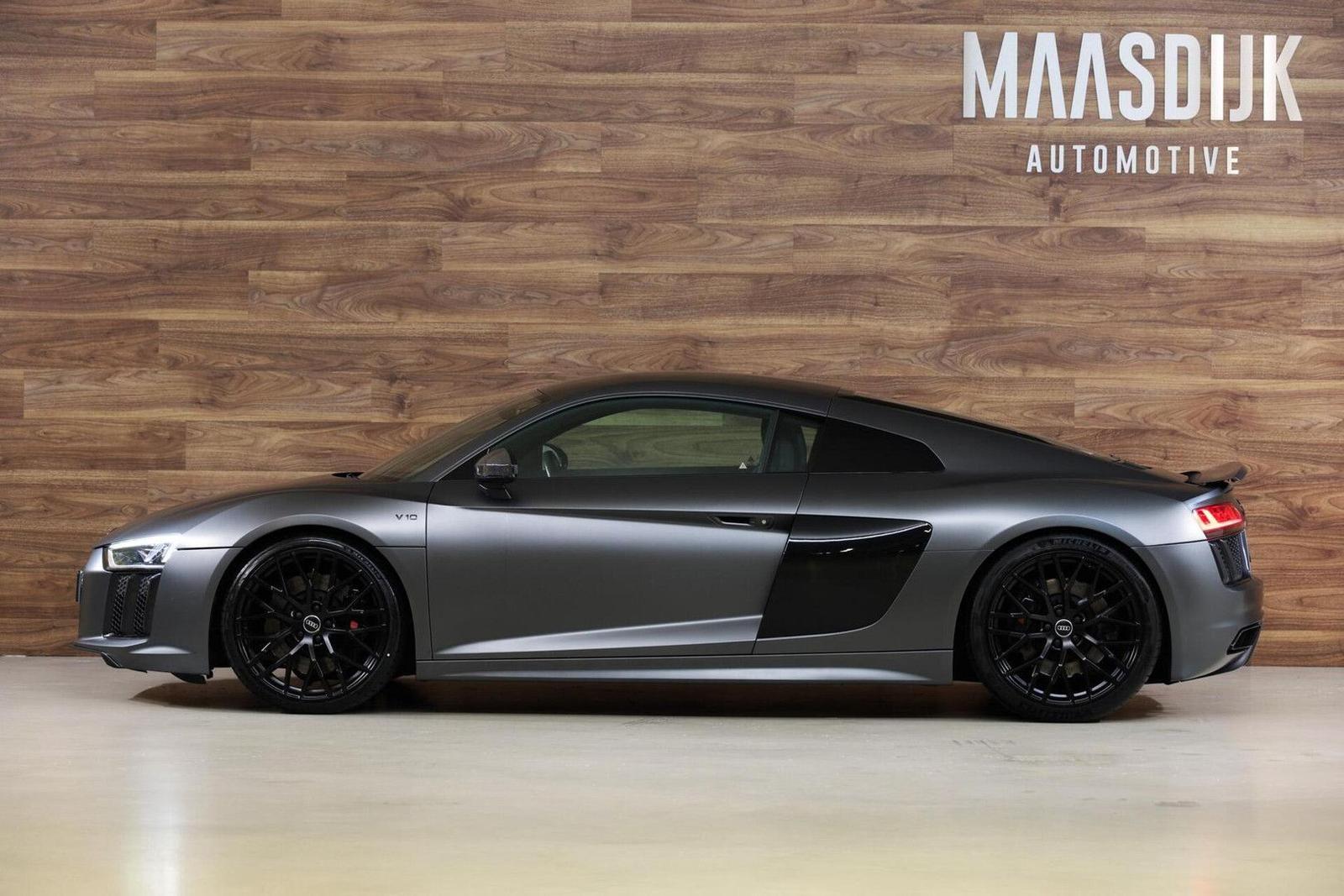AUDI R8 5.2 V10 FSI QUATTRO