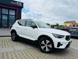 Volvo XC40 Plus Dark 2WD/Navi/Harman-Kardon - weiße Volvo XC40