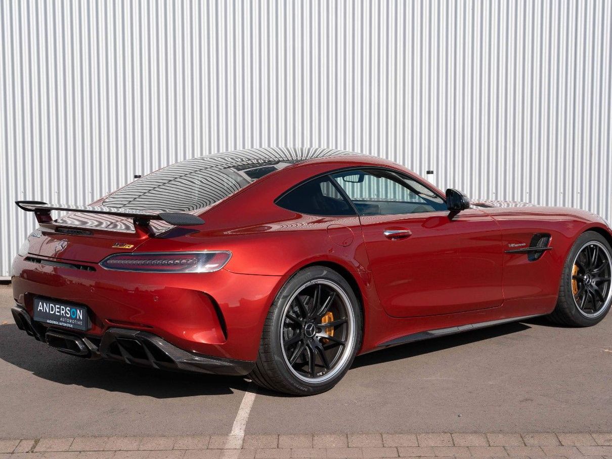 Fahrzeugabbildung Mercedes-Benz AMG GT R V8 CARBON BURMESTER 19/20" PERFORMANCE