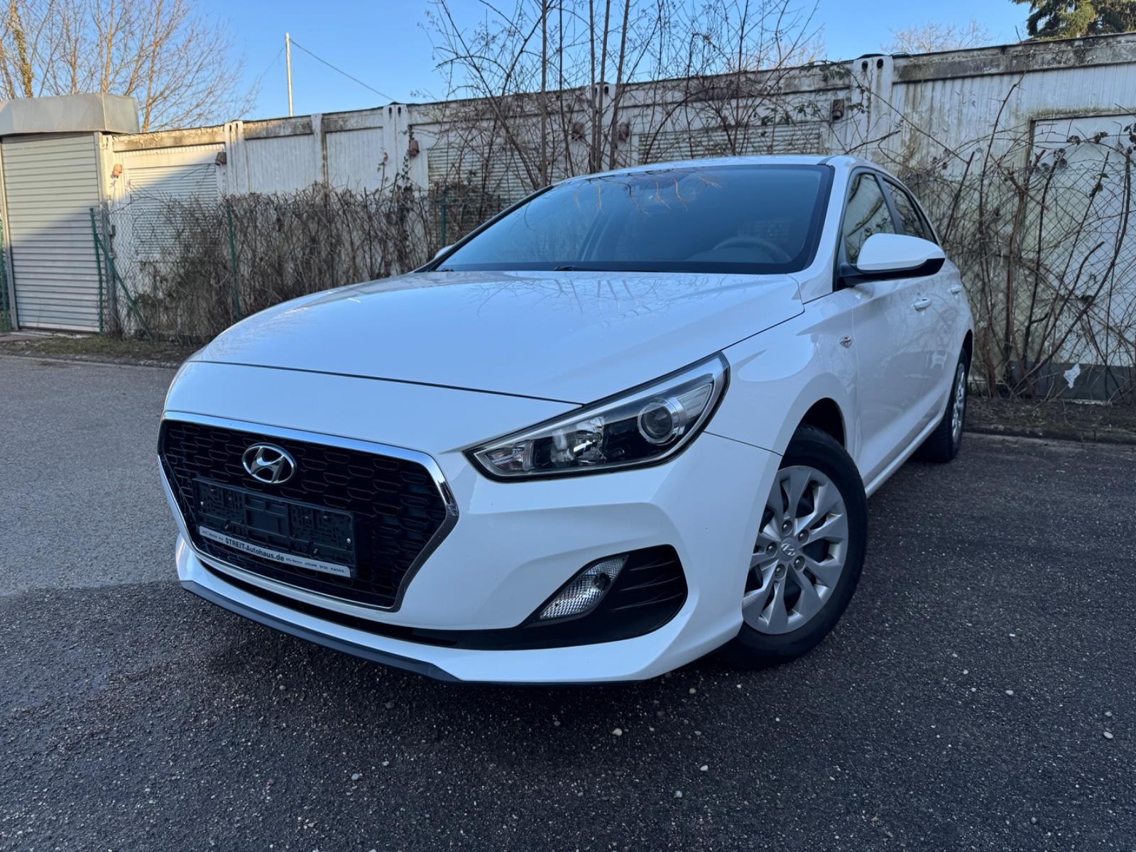 Hyundai i30 Pure *SHZ*PDC*KAMERA*TEMPO