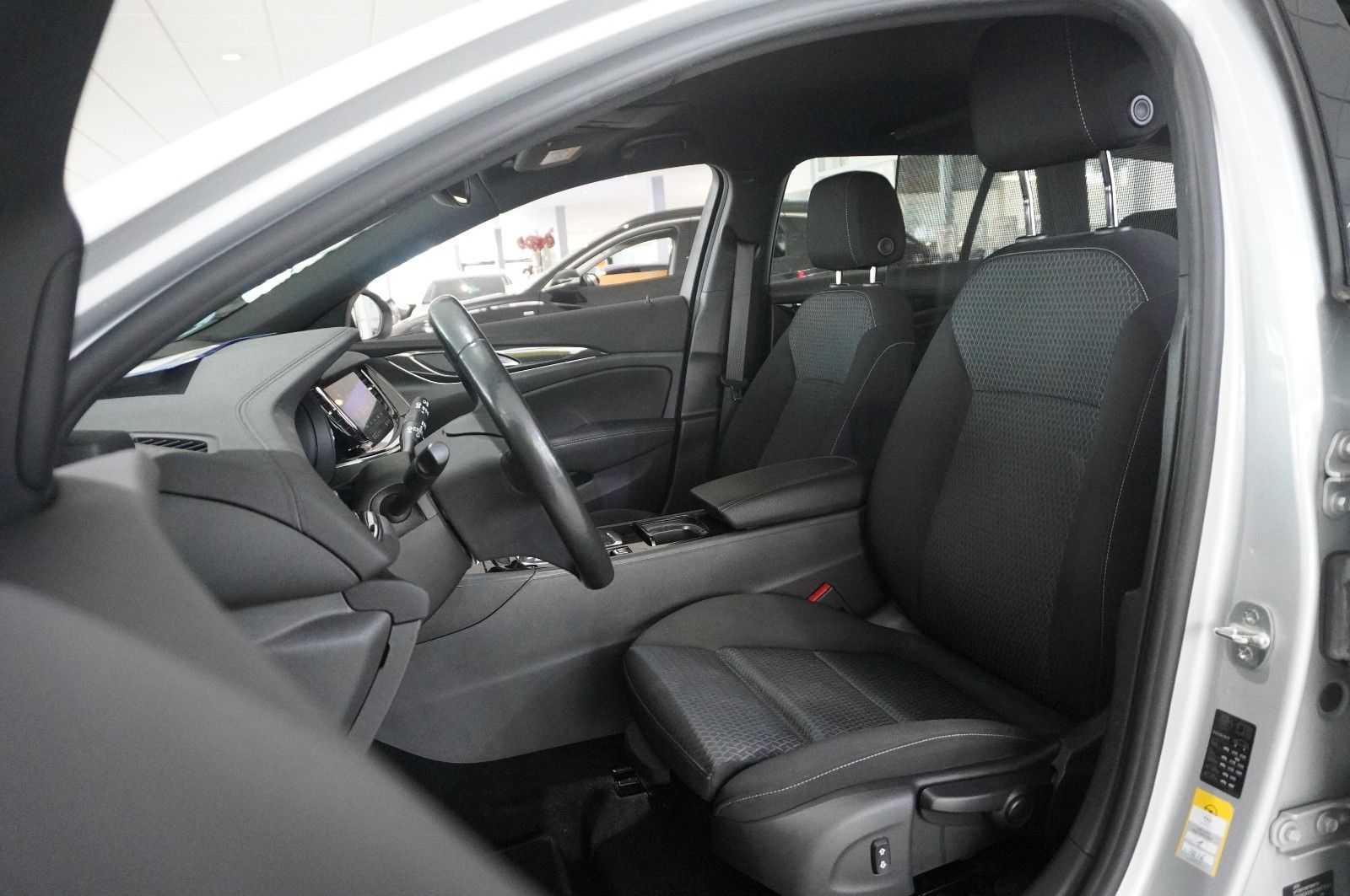 Fahrzeugabbildung Opel Insignia B ST 2.0D BUSINESS NAVI/LED/VIRT/SH/AHK