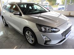 Fahrzeugabbildung Ford Focus Cool & Connect,8-Gang Automatic,Top