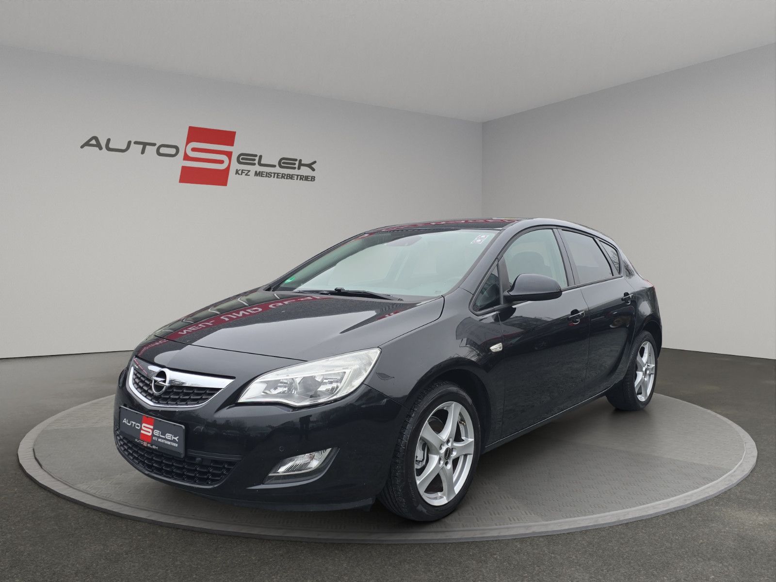 Fahrzeugabbildung Opel Astra J Lim. 5-trg Design Edition Klima Tempomat