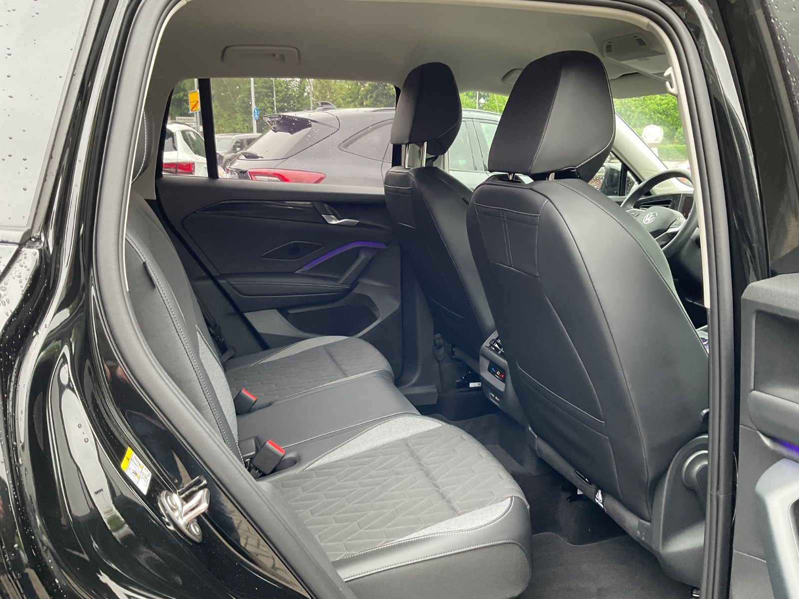 Fahrzeugabbildung Volkswagen Tiguan 2.0 TDI SCR DSG GOAL,AHK,IQLight,Navi,ACC