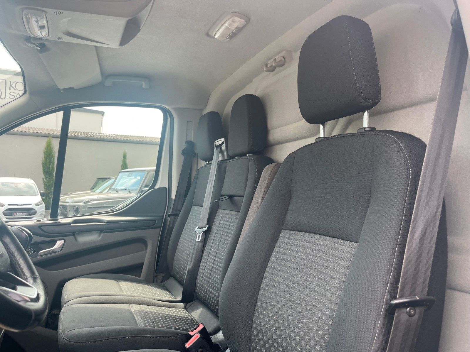 Fahrzeugabbildung Ford Transit Custom Kasten 300 L2 Trend