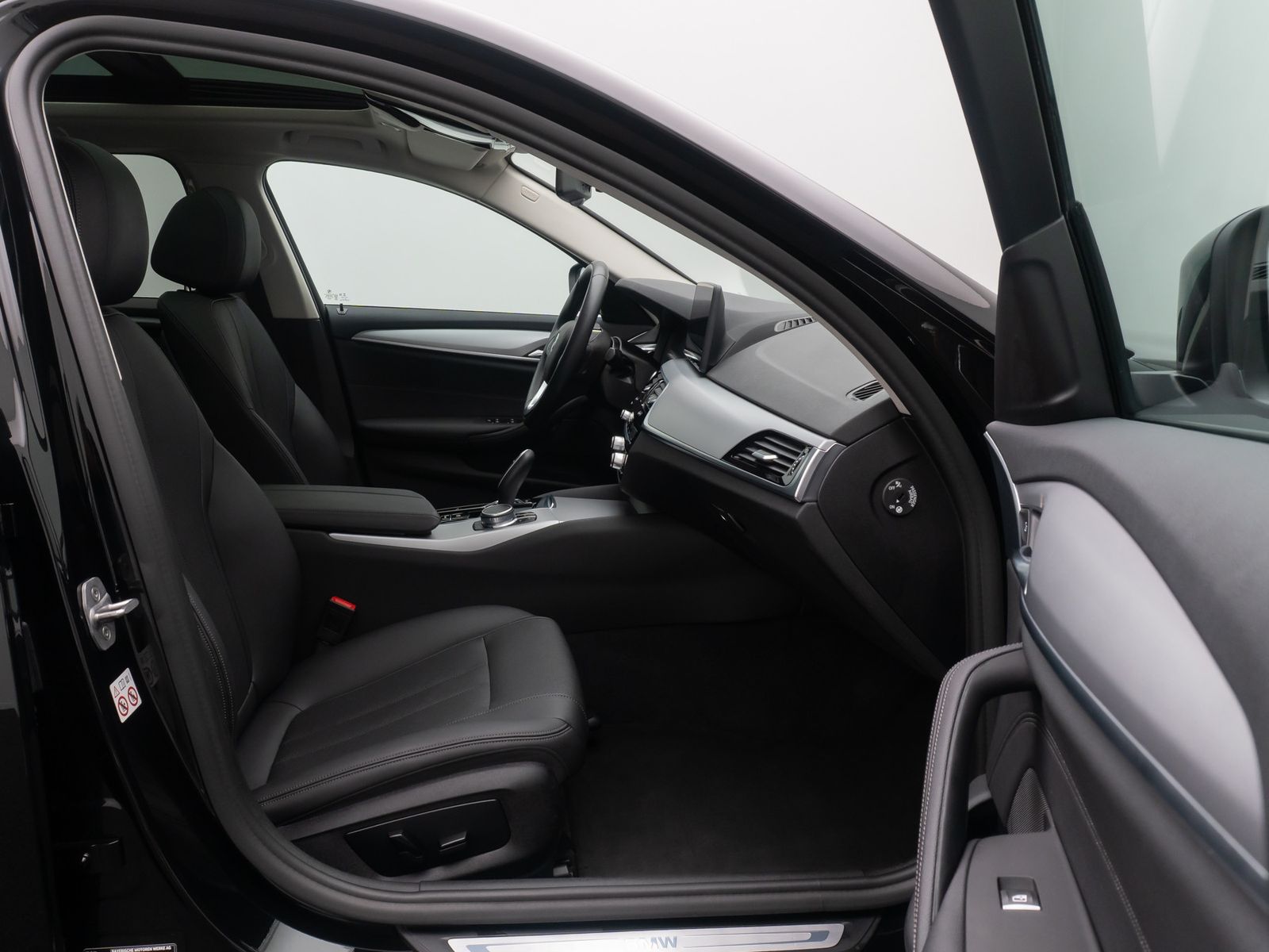 Fahrzeugabbildung BMW 520d xD Alarm 4xKlima Leder DAB Panorama 18Zoll