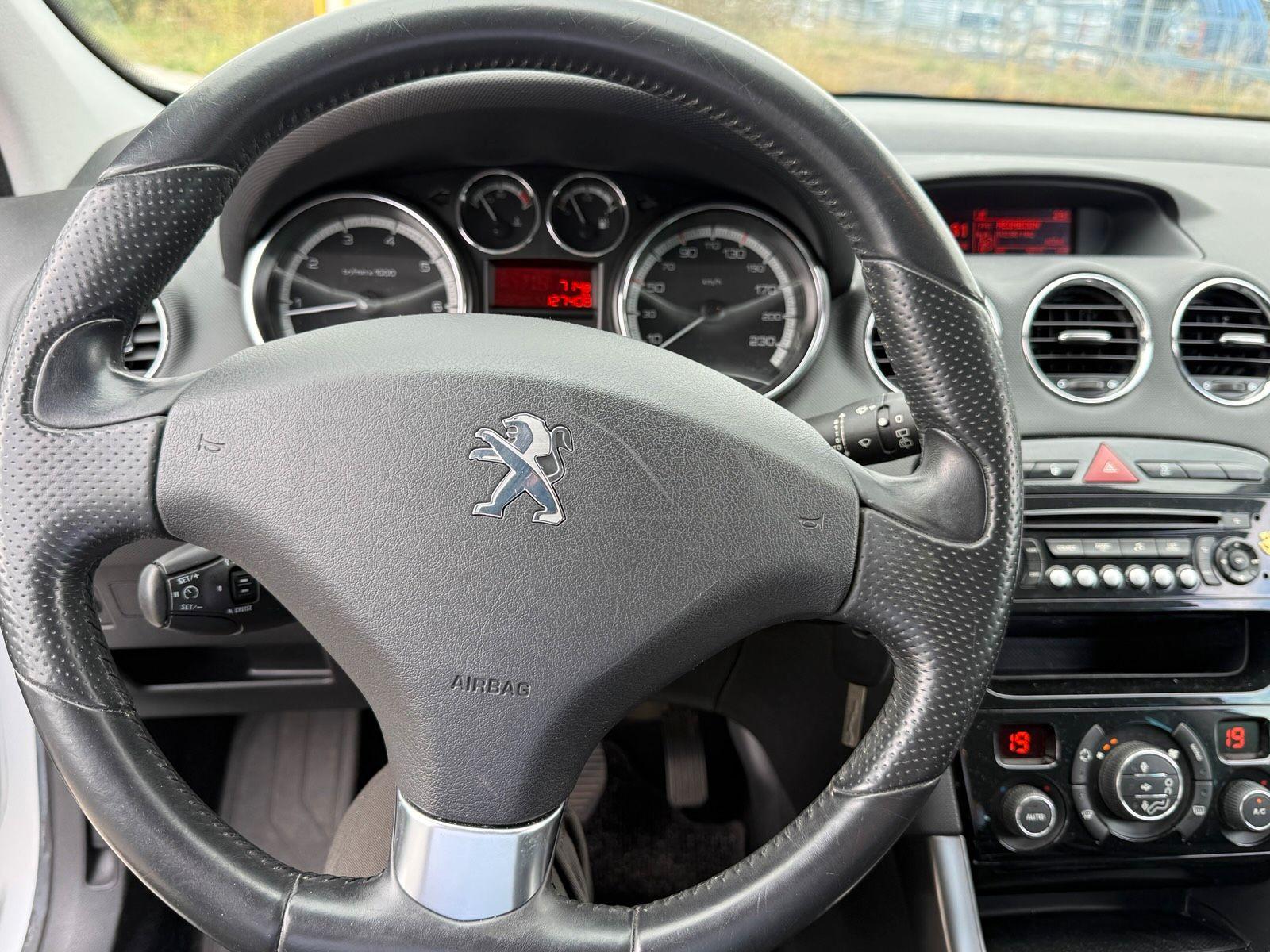 Peugeot 308 2014 — photo 10