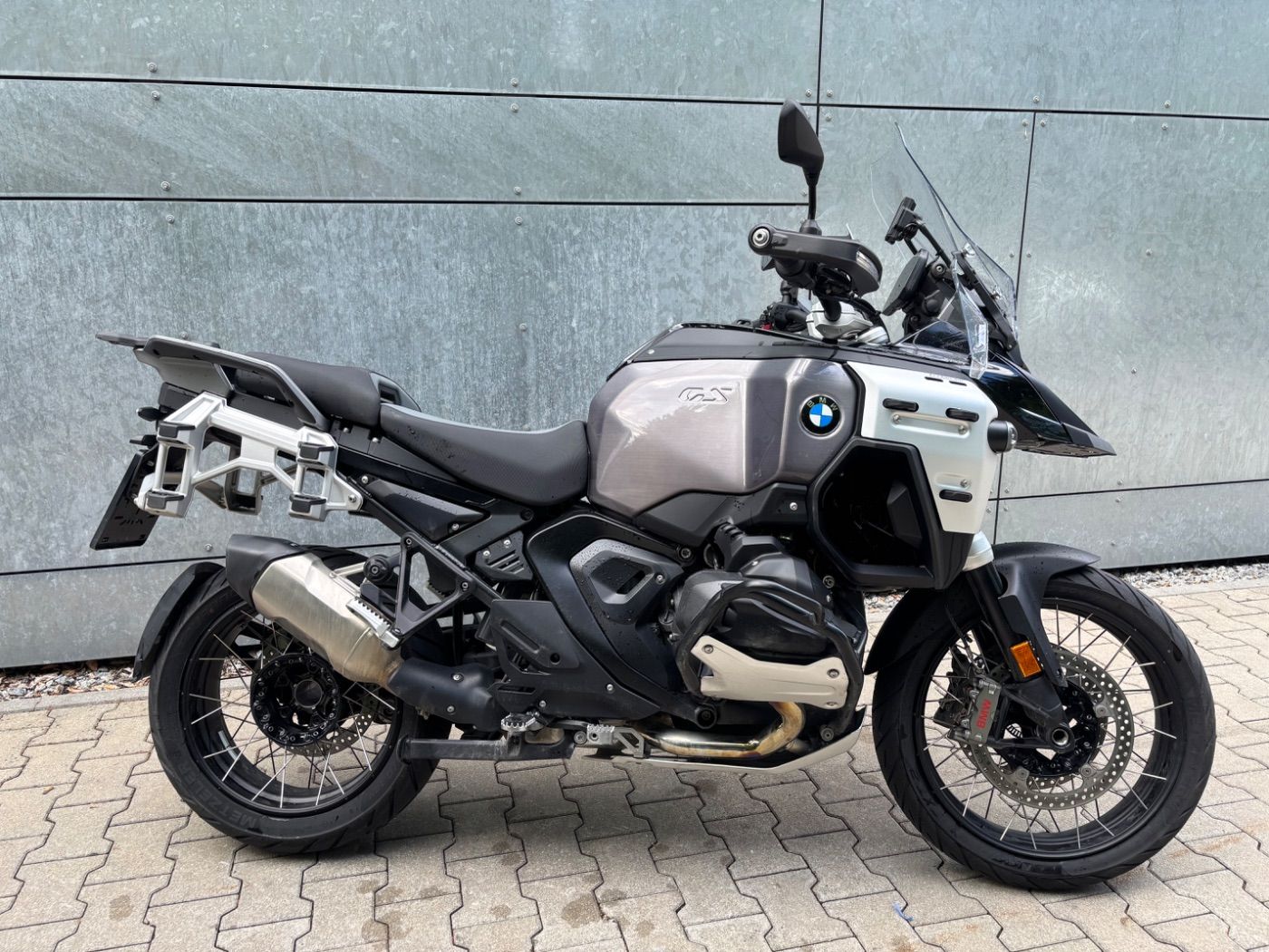 Fahrzeugabbildung BMW R 1300 GS Adventure Triple Black ASA 3 Pakete