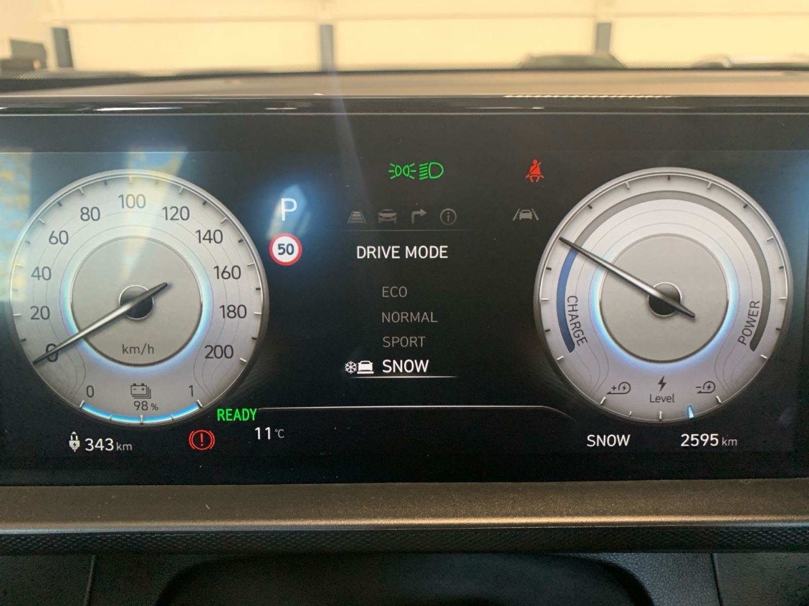 Fahrzeugabbildung Hyundai INSTER Select Elektro 49 kWh sofort verfügbar