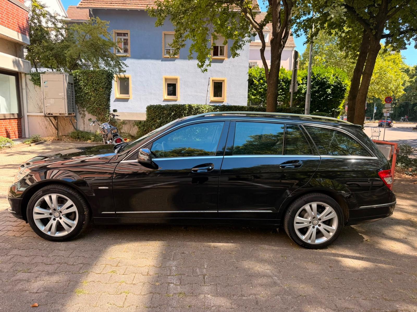 Mercedes-Benz C200 2009 — photo 5