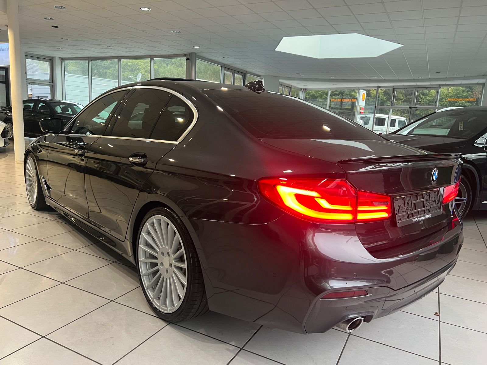 Fahrzeugabbildung BMW 530 d Lim. Luxury Line M Sport optik