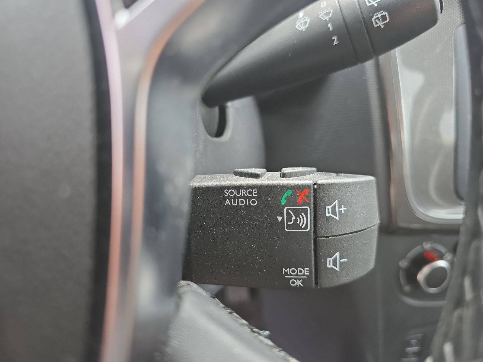 Fahrzeugabbildung Dacia Sandero II Stepway Prestige Kamera Navi Media