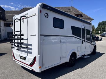 Sunlight Adventure T 67 10Navi Hubbett TV SOLAR Combi6E