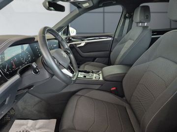 Volkswagen Touareg - 8