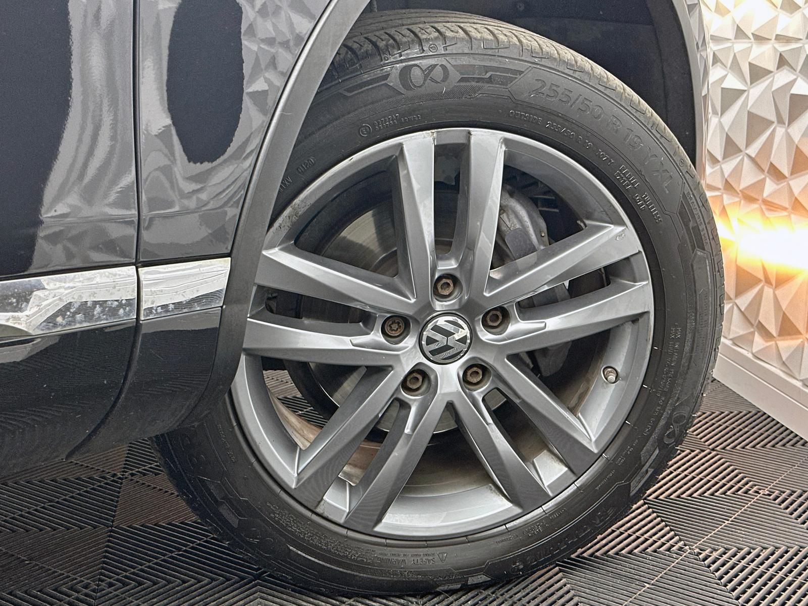 Fahrzeugabbildung Volkswagen TOUAREG 3.0TDI V6/LUFT/PANORAMA/AHK/LED/ACC/NAV