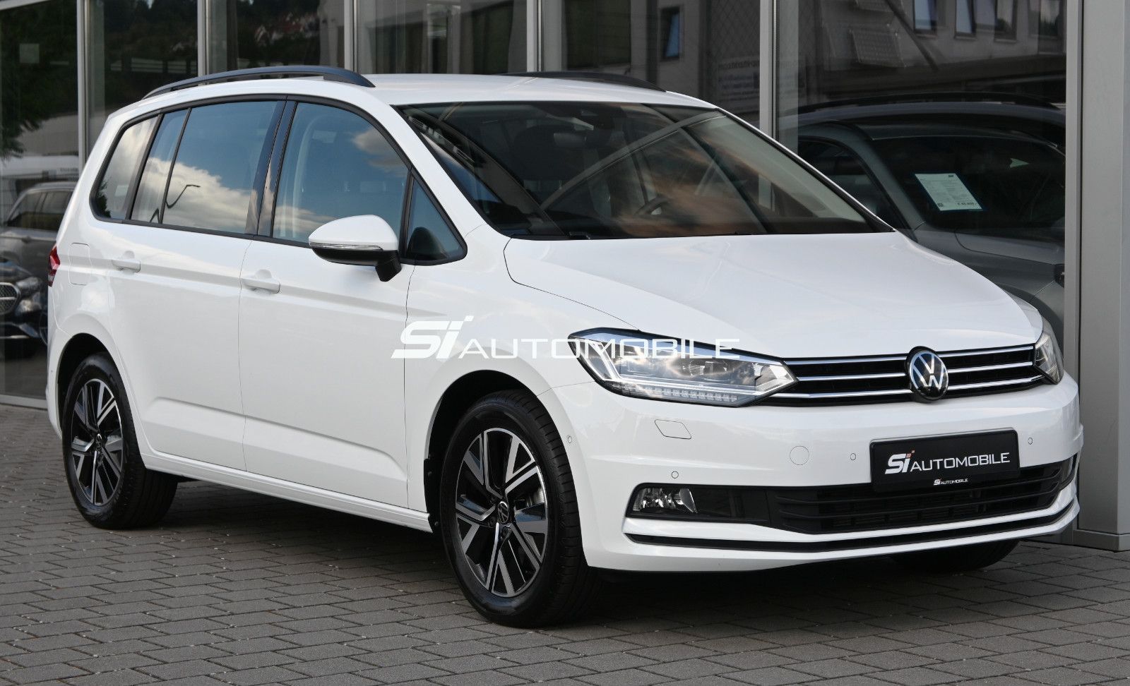 Fahrzeugabbildung Volkswagen Touran 2.0 TDI DSG Comfortline °UVP 58.262€°STHZ