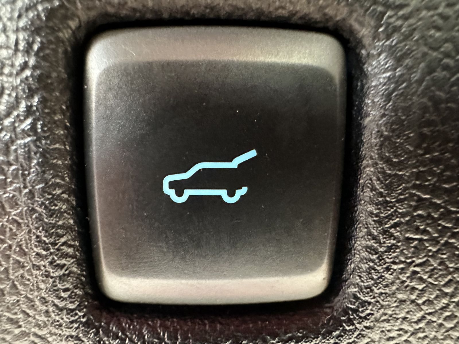 Fahrzeugabbildung Ford Kuga 2.5 Plug-In Hybrid Titanium NAV+DAB+CARPLAY