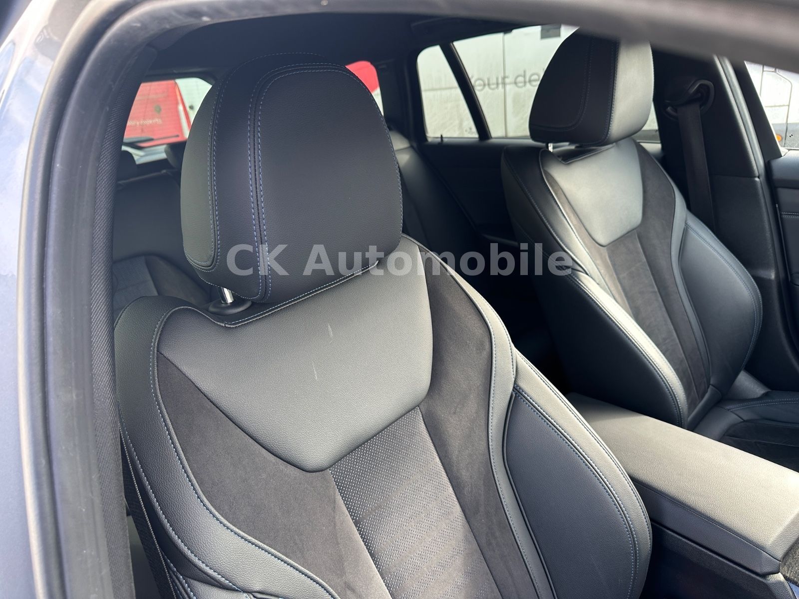 Fahrzeugabbildung BMW 330e Touring M-Sport/Navi/Head-Up/LED/Kam/AHK