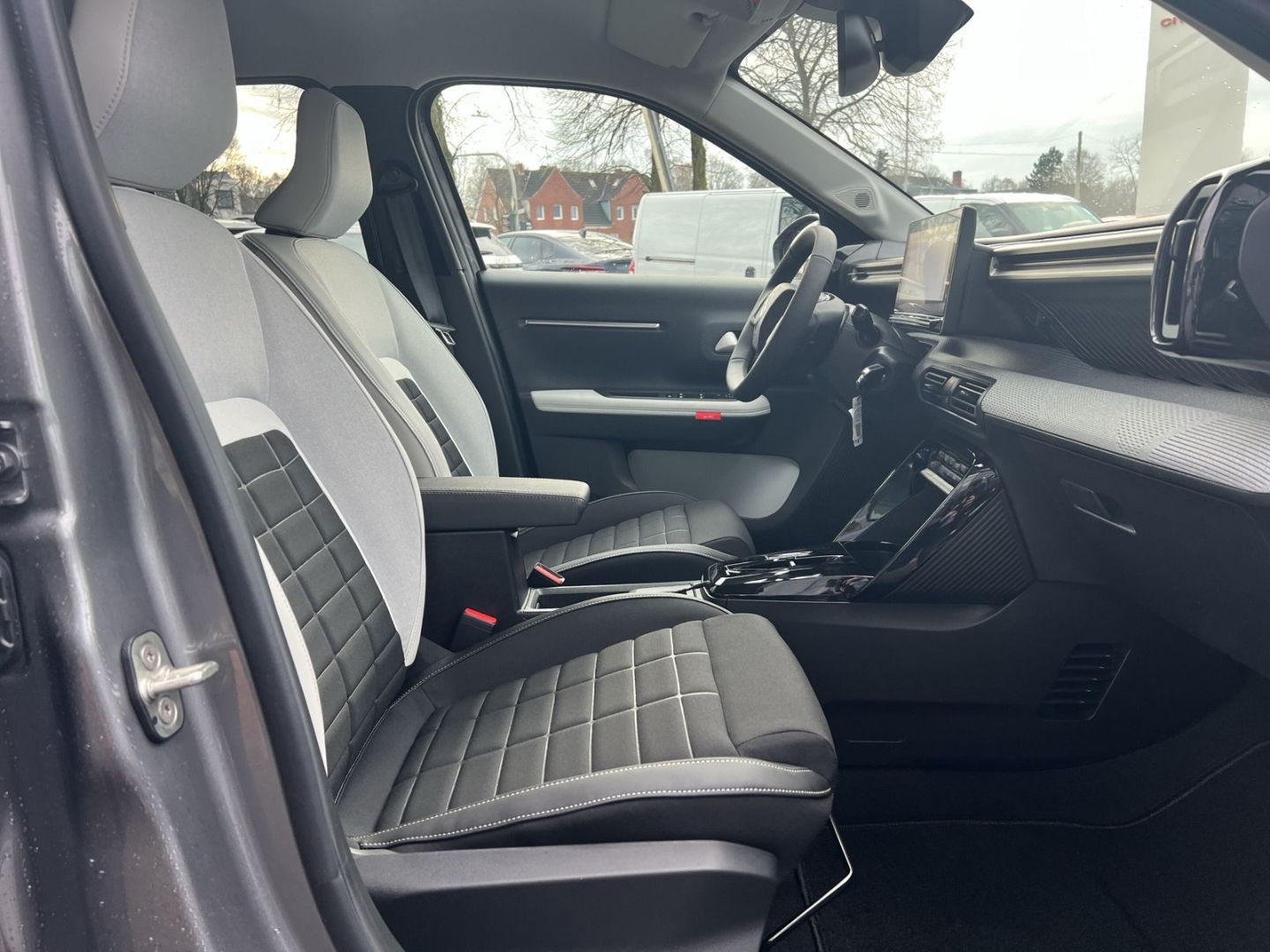 Fahrzeugabbildung Citroën C3 MAX Hybrid 110 Navi SHZ LED CarPlay Notbrems.