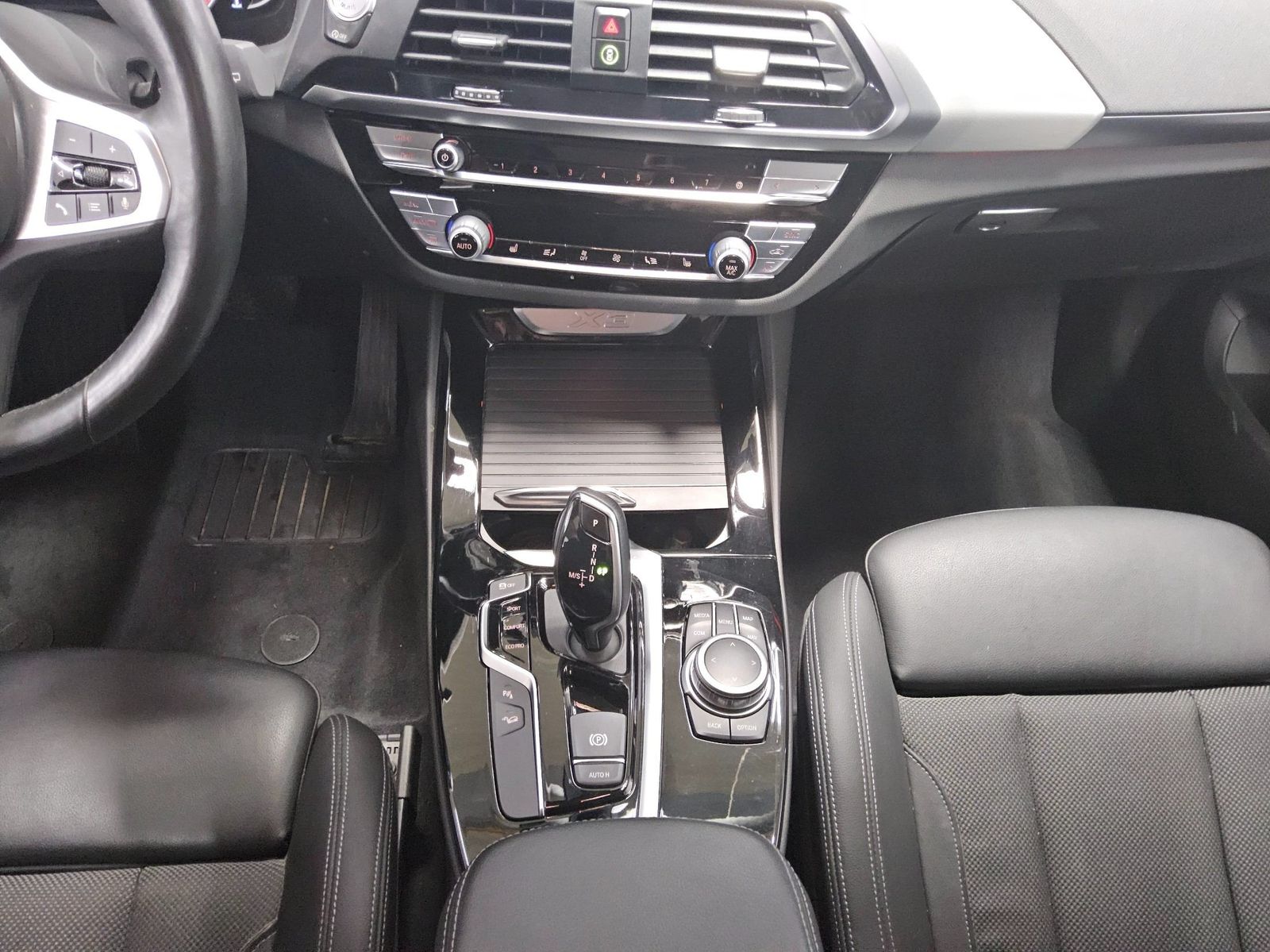 BMW X3 xDrive30i X-Line Navi LED LC AHK StandHzg foto 6