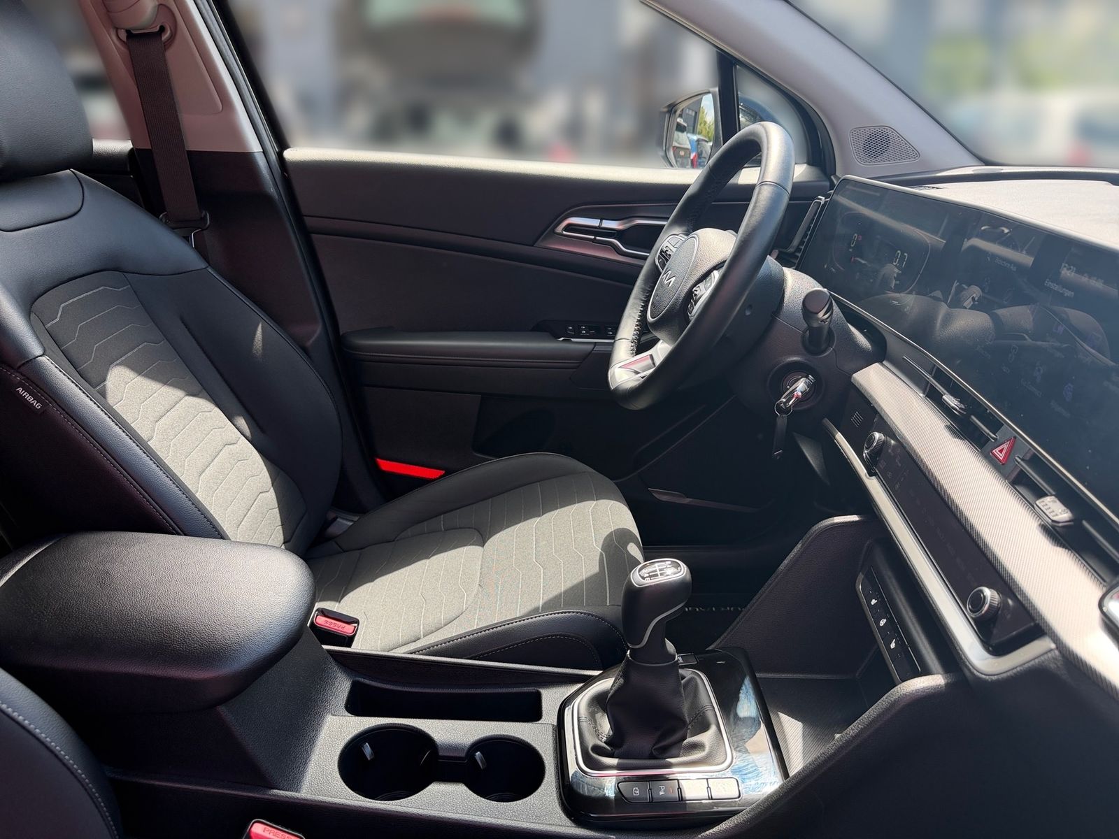 Fahrzeugabbildung Kia SPORTAGE 1.6T 2WD VISION KOM